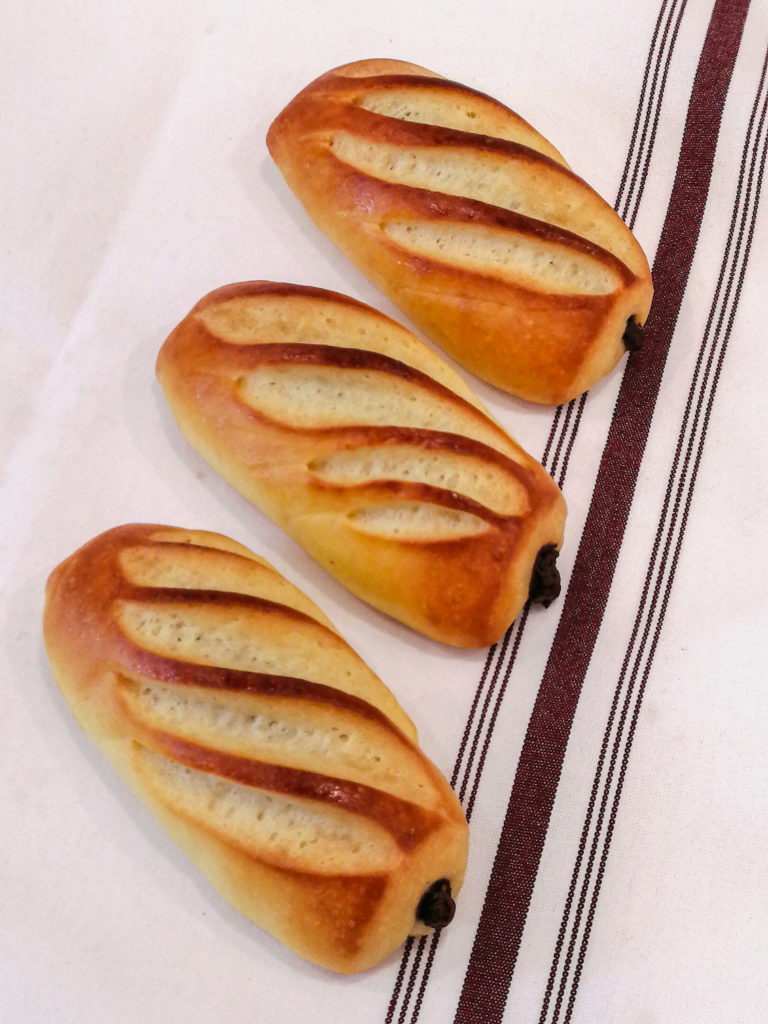 chocolatine-kouign-amann-patisserie-montreal